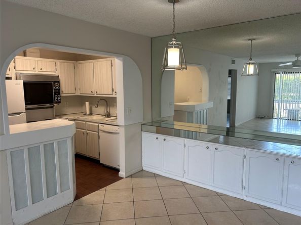 180 Cypress Club Dr 814, Pompano Beach FL 33060