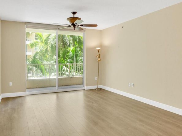 700 E Boynton Beach Boulevard 407, Boynton Beach FL 33435