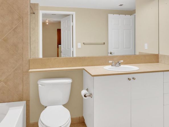 700 E Boynton Beach Boulevard 407, Boynton Beach FL 33435