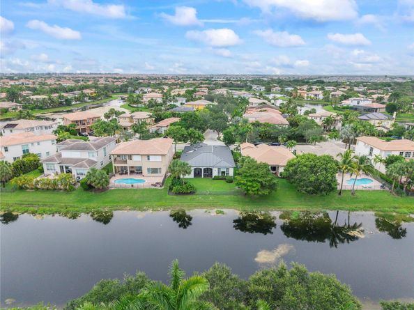 10980 NW 78th Pl, Parkland FL 33076