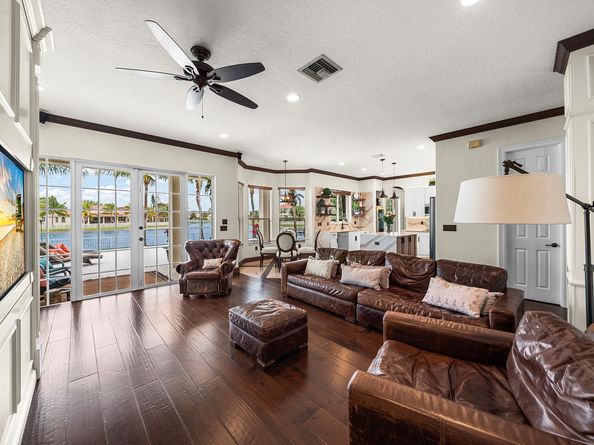 5383 SW 186th Way, Miramar FL 33029