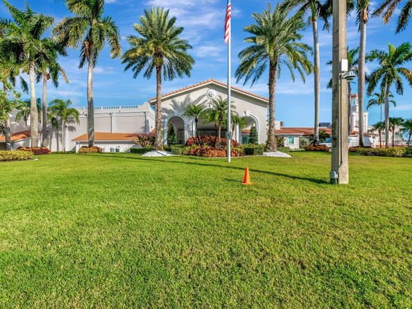 6193 Pointe Regal Circle 402, Delray Beach FL 33484
