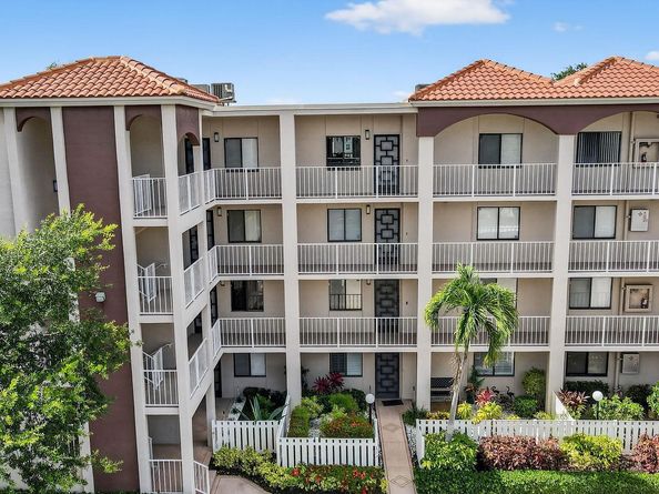 6193 Pointe Regal Circle 402, Delray Beach FL 33484