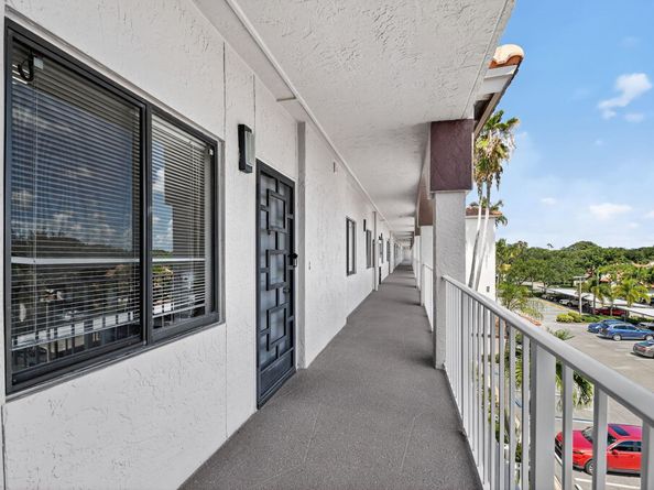 6193 Pointe Regal Circle 402, Delray Beach FL 33484