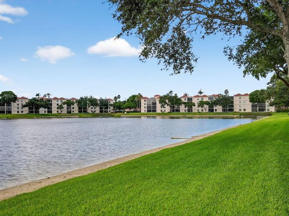 6193 Pointe Regal Circle 402, Delray Beach FL 33484
