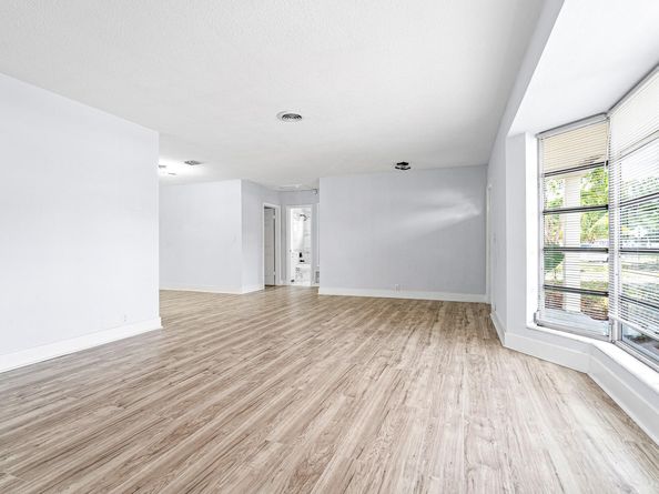 6540 SW 8th St, North Lauderdale FL 33068