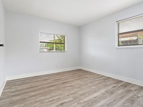 6540 SW 8th St, North Lauderdale FL 33068