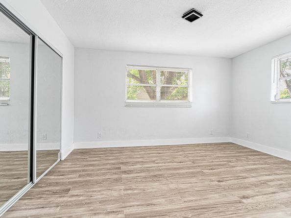 6540 SW 8th St, North Lauderdale FL 33068