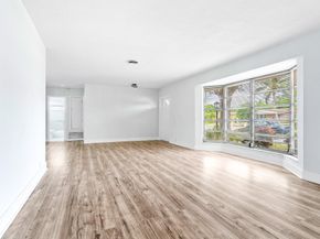 6540 SW 8th St, North Lauderdale FL 33068