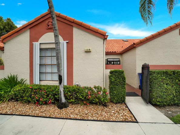 136 Centennial Court, Deerfield Beach FL 33442