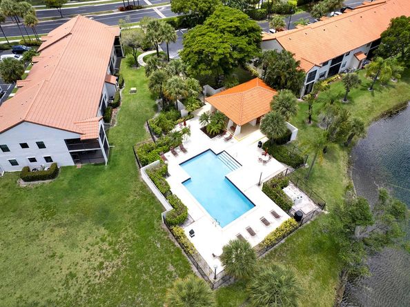 136 Centennial Court, Deerfield Beach FL 33442