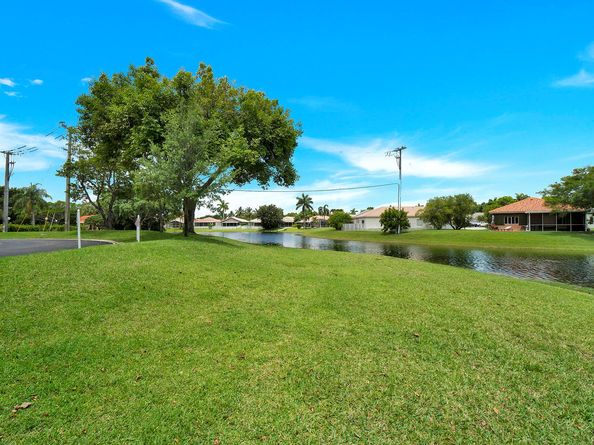 136 Centennial Court, Deerfield Beach FL 33442