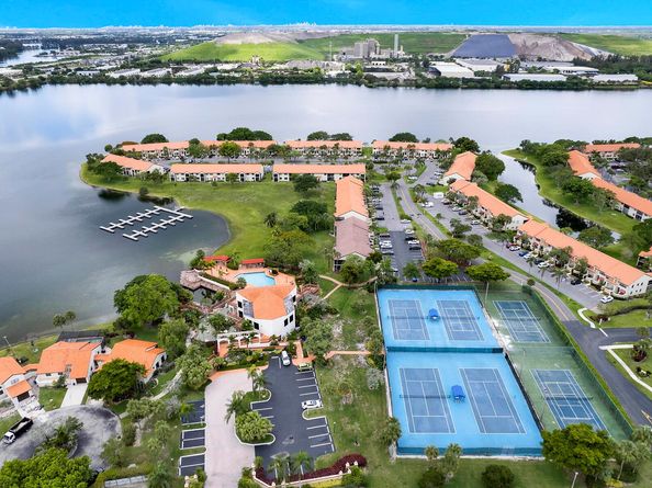 136 Centennial Court, Deerfield Beach FL 33442