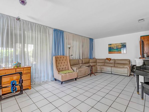 6807 Via Regina 1, Boca Raton FL 33433