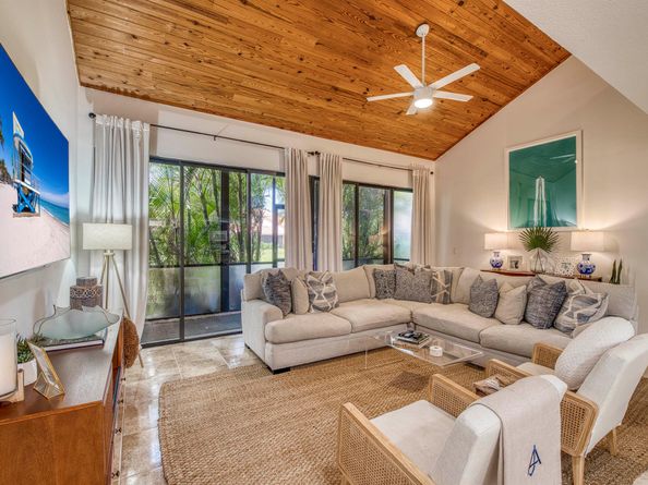 216 Old Meadow Way, Palm Beach Gardens FL 33418