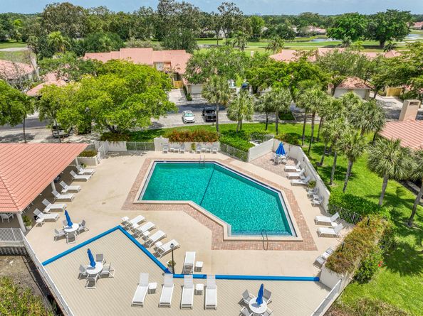 216 Old Meadow Way, Palm Beach Gardens FL 33418