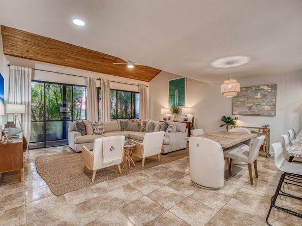 216 Old Meadow Way, Palm Beach Gardens FL 33418