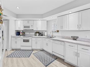 100 Weybridge Cir D, Royal Palm Beach FL 33411