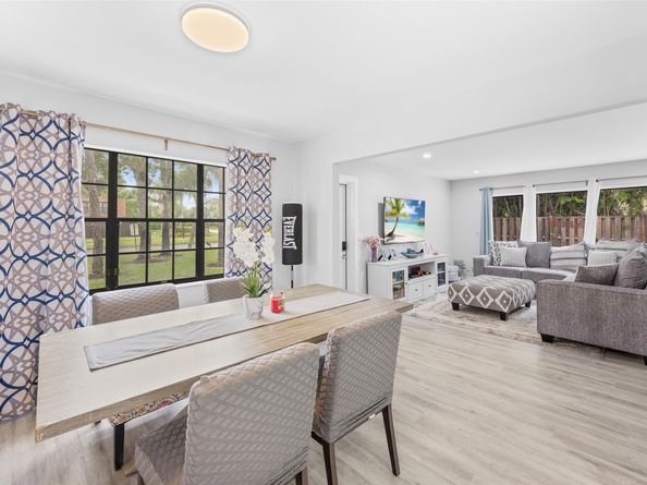 100 Weybridge Cir D, Royal Palm Beach FL 33411