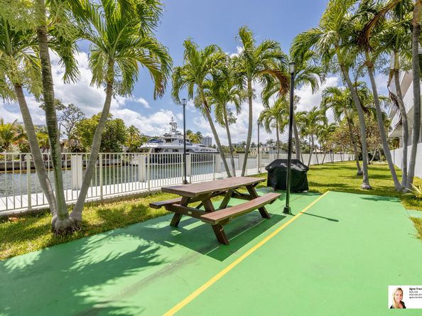 137 Golden Isles Drive 501, Hallandale Beach FL 33009