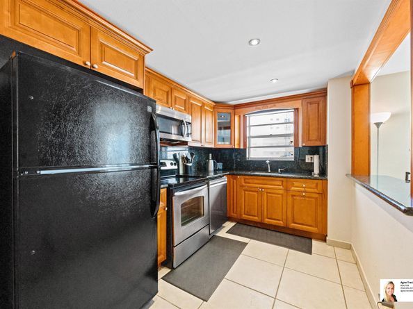 137 Golden Isles Drive 501, Hallandale Beach FL 33009