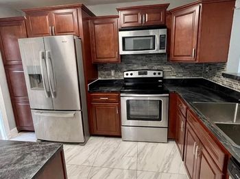 9540 NW 65TH St