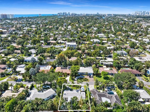 2709 NE 30th St, Fort Lauderdale FL 33306