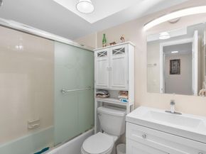 100 SE 6th Ave 304, Pompano Beach FL 33060