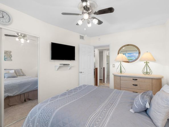 100 SE 6th Ave 304, Pompano Beach FL 33060