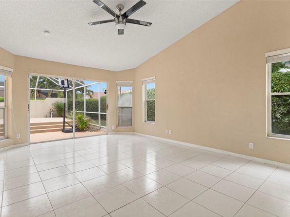 4841 NW 104th Ln, Coral Springs FL 33076