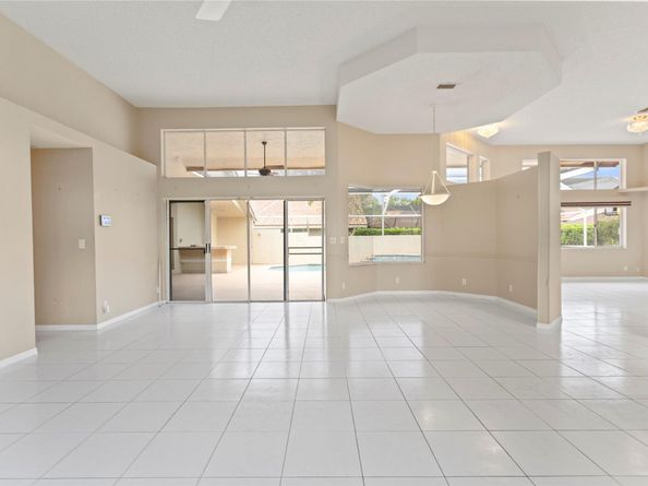 4841 NW 104th Ln, Coral Springs FL 33076
