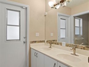 4841 NW 104th Ln, Coral Springs FL 33076