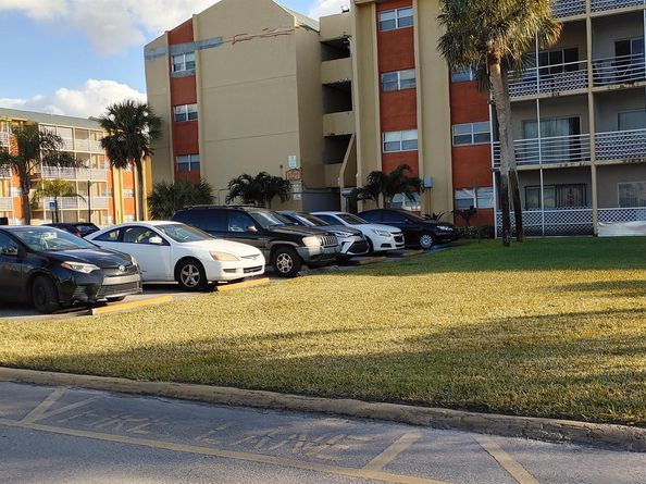 3600 NW 21st Street 209, Lauderdale Lakes FL 33311