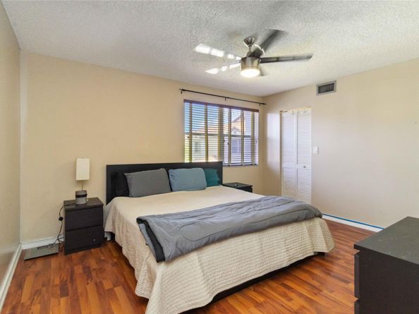 1250 SW 113th Ter 203, Pembroke Pines FL 33025