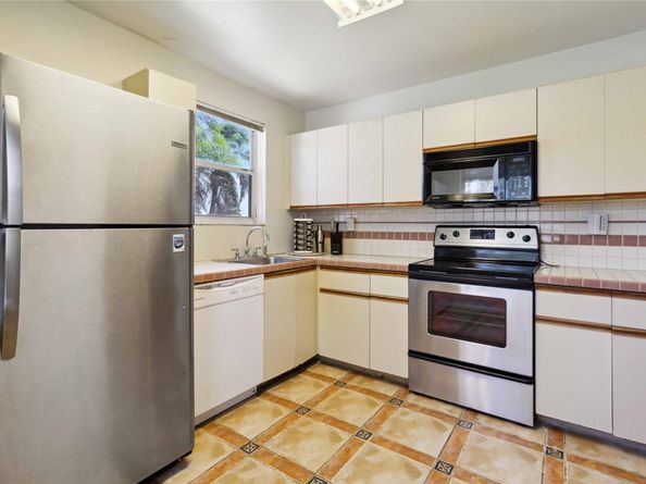 1250 SW 113th Ter 203, Pembroke Pines FL 33025