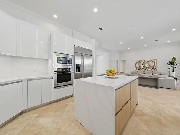 2454 Provence Ct, Weston FL 33327