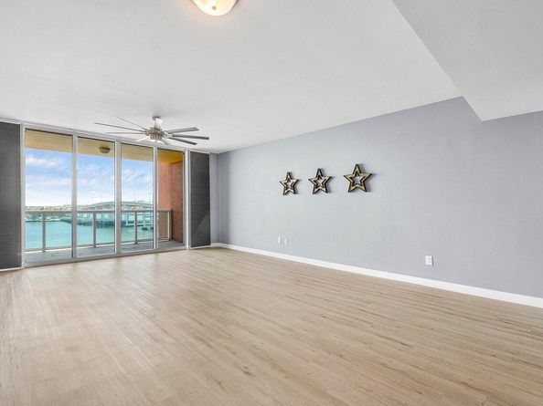 2640 Lake Shore Drive 614, Riviera Beach FL 33404