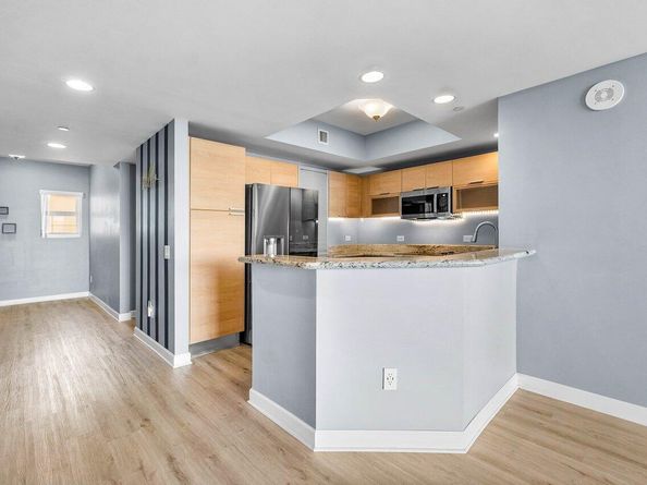 2640 Lake Shore Drive 614, Riviera Beach FL 33404