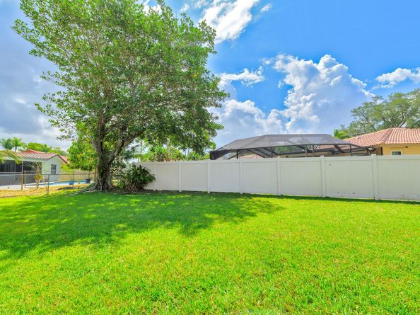 215 NW 86th Terrace, Coral Springs FL 33071