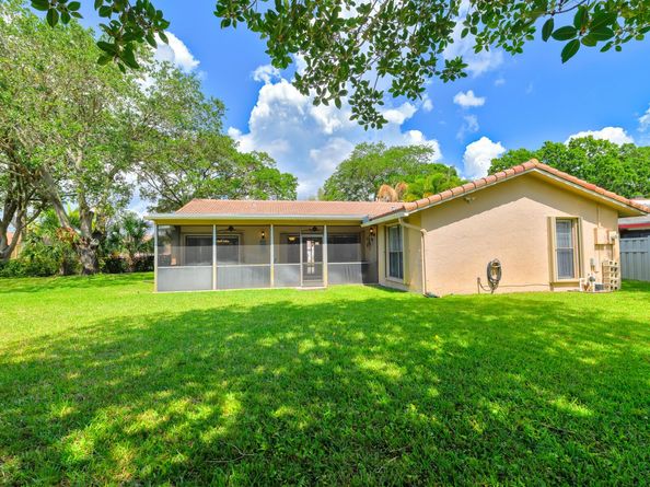 215 NW 86th Terrace, Coral Springs FL 33071