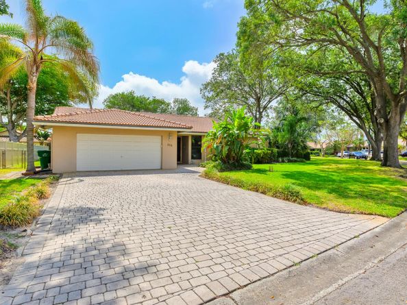 215 NW 86th Terrace, Coral Springs FL 33071