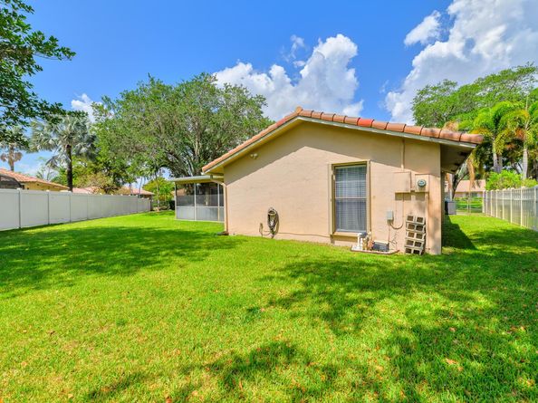215 NW 86th Terrace, Coral Springs FL 33071