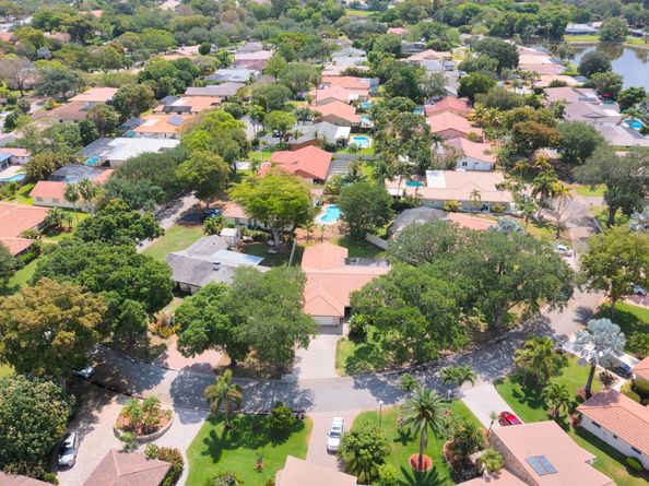 215 NW 86th Terrace, Coral Springs FL 33071
