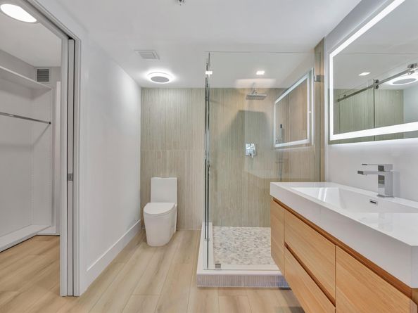 501 Seafarer Circle 204, Jupiter FL 33477