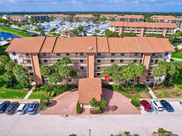 501 Seafarer Circle 204, Jupiter FL 33477