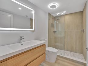 501 Seafarer Circle 204, Jupiter FL 33477