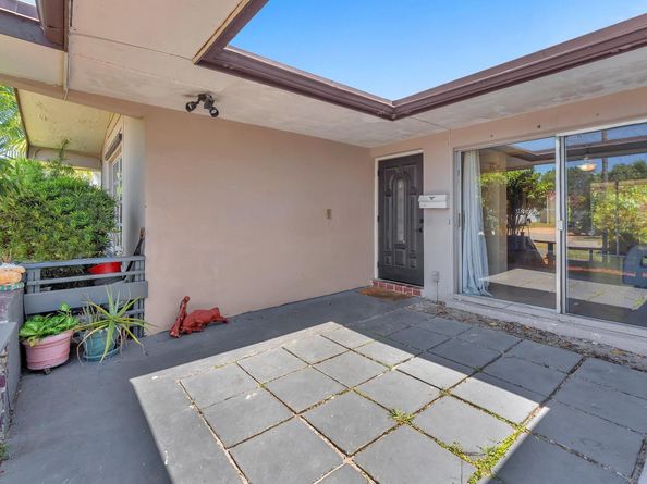 6772 Camelia Dr, Miramar FL 33023