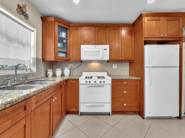 6772 Camelia Dr, Miramar FL 33023