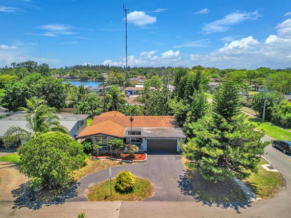 6772 Camelia Dr, Miramar FL 33023