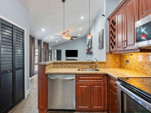 151 NW 115th Ave, Plantation FL 33325